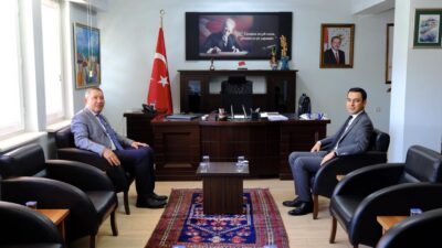 Dinar Belediye Başkanı Veysel Topçu, ilçeye yeni atanan ve görevine