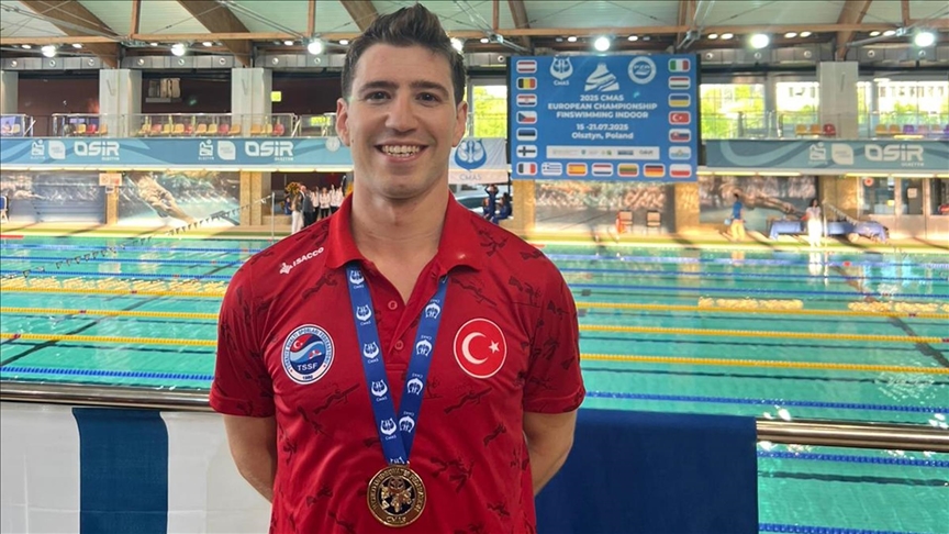Milli sporcu Derin Toparlak, 2025 CMAS Paletli Yüzme Havuz Avrupa