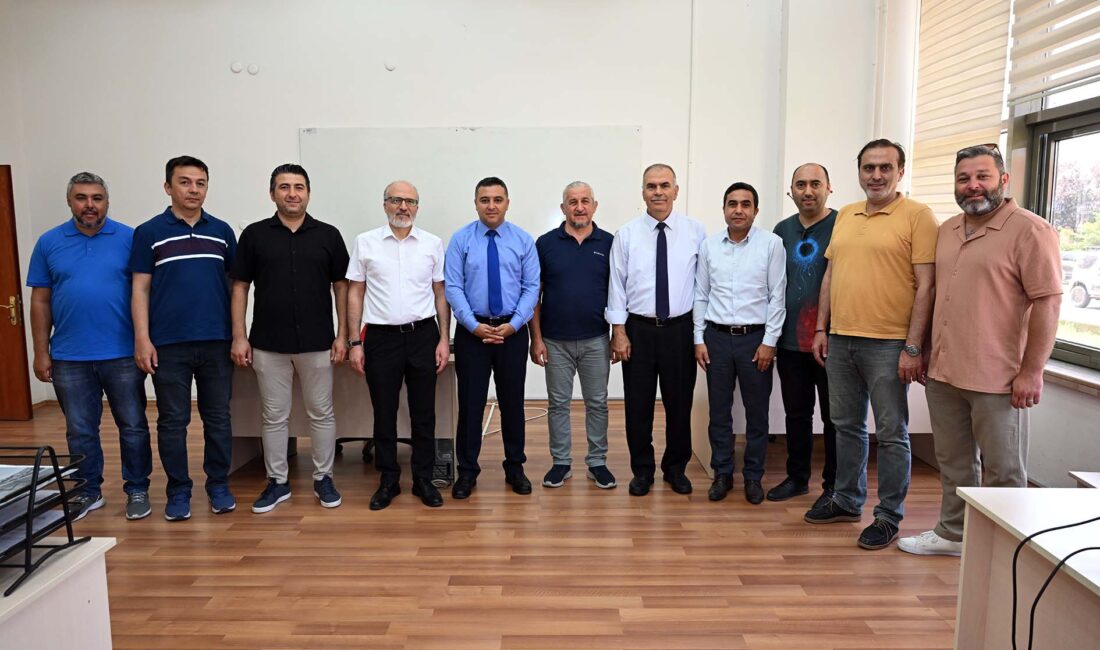 AKÜSEM’de devir teslim töreni Afyon Kocatepe Üniversitesi (AKÜ) Sürekli Eğitim Uygulama ve Araştırma Merkezinde