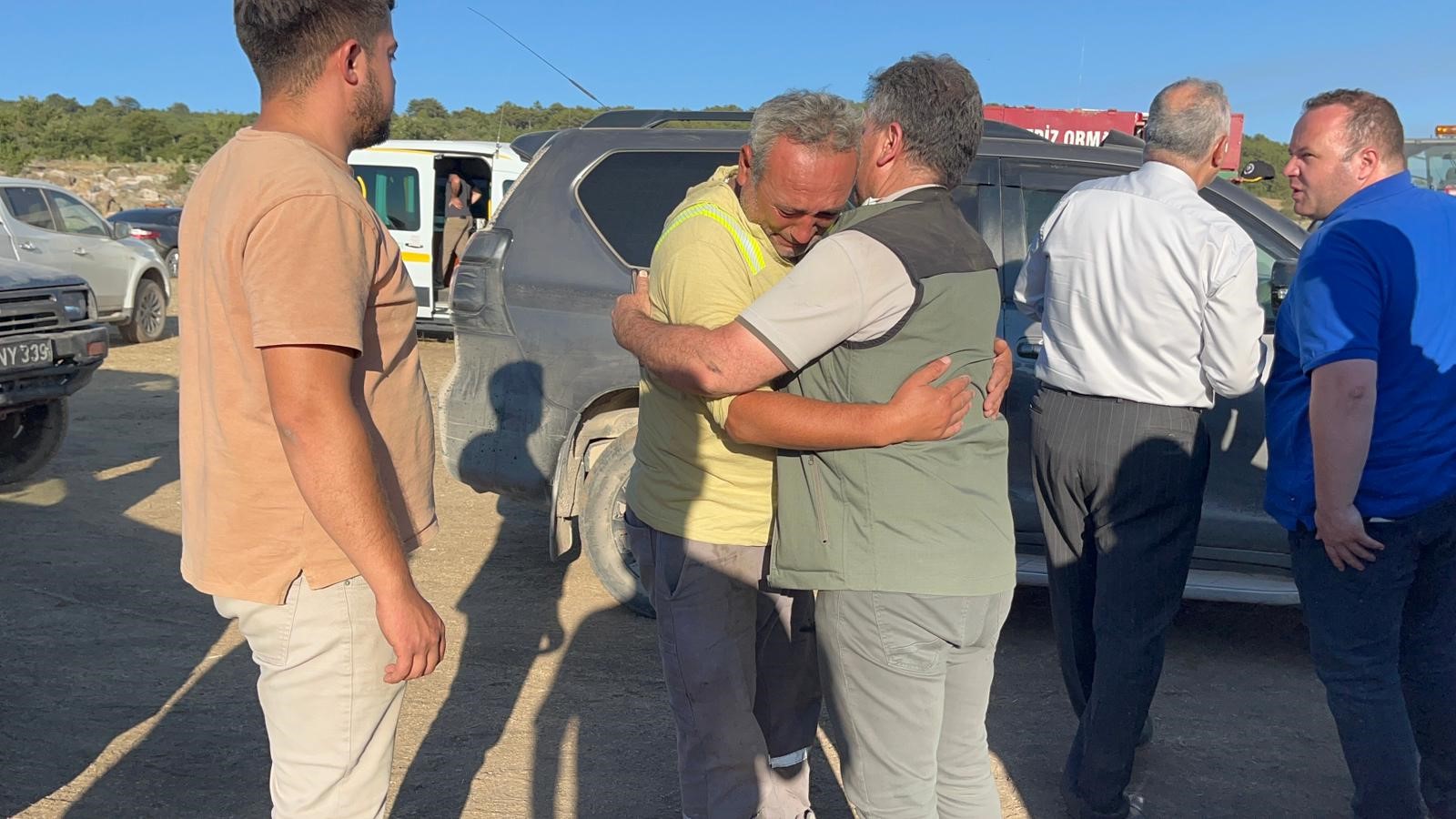 Eskişehir'in Seyitgazi ilçesinde çıkan orman yangınında 12 görevli yaralanırken, alevlerin