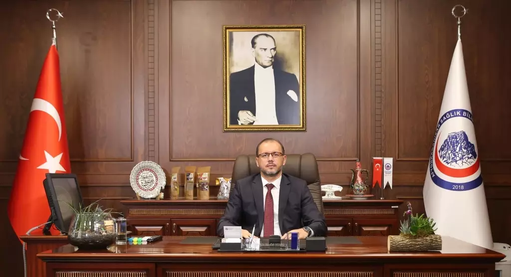   Afyonkarahisar Sağlık Bilimleri Üniversitesi Rektörü Prof. Dr. Nurullah Okumuş,