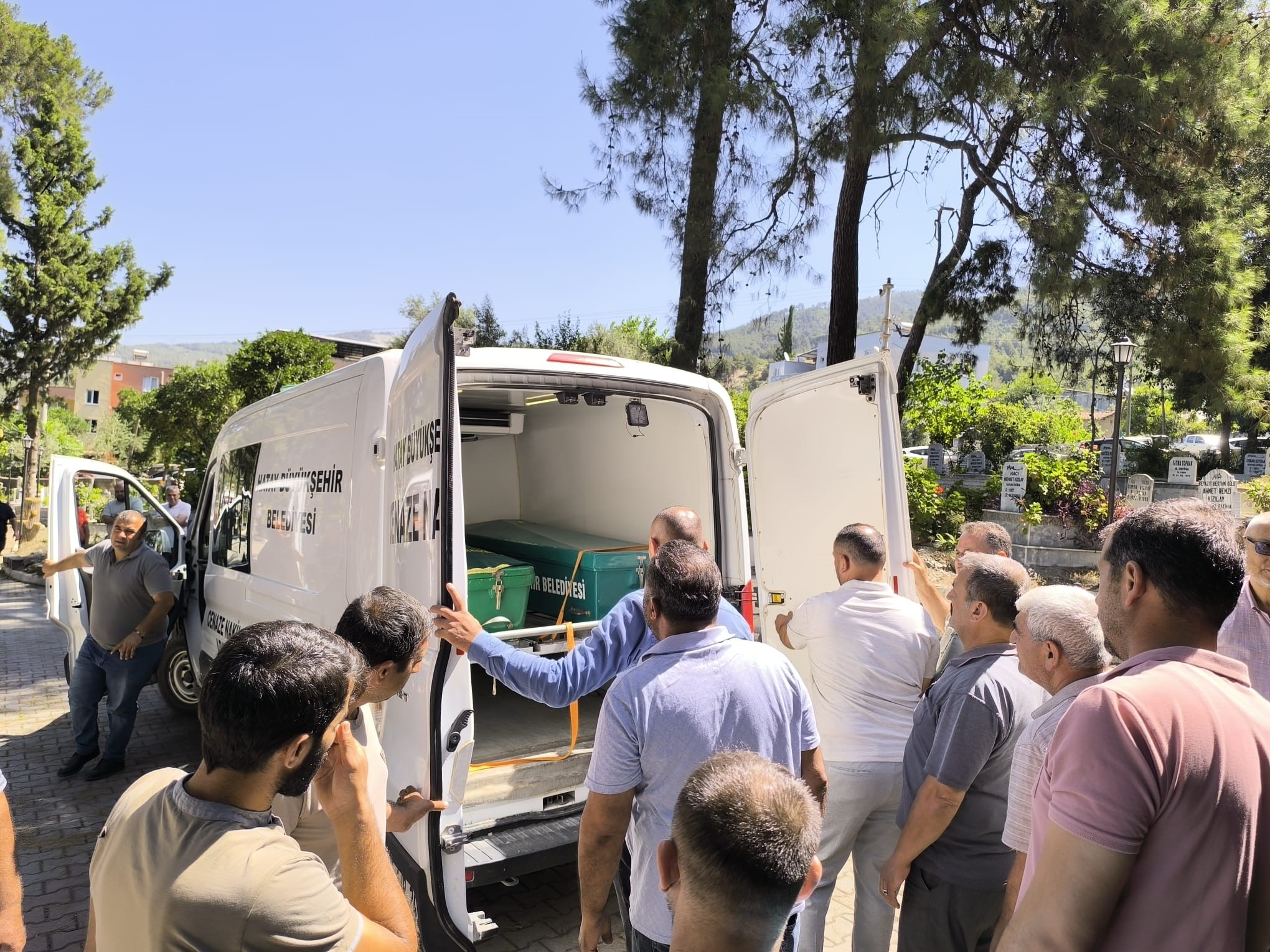 Hatay'da doğum esnasında fenalaşan genç kadın hayatını kaybederken, evladı yaşama