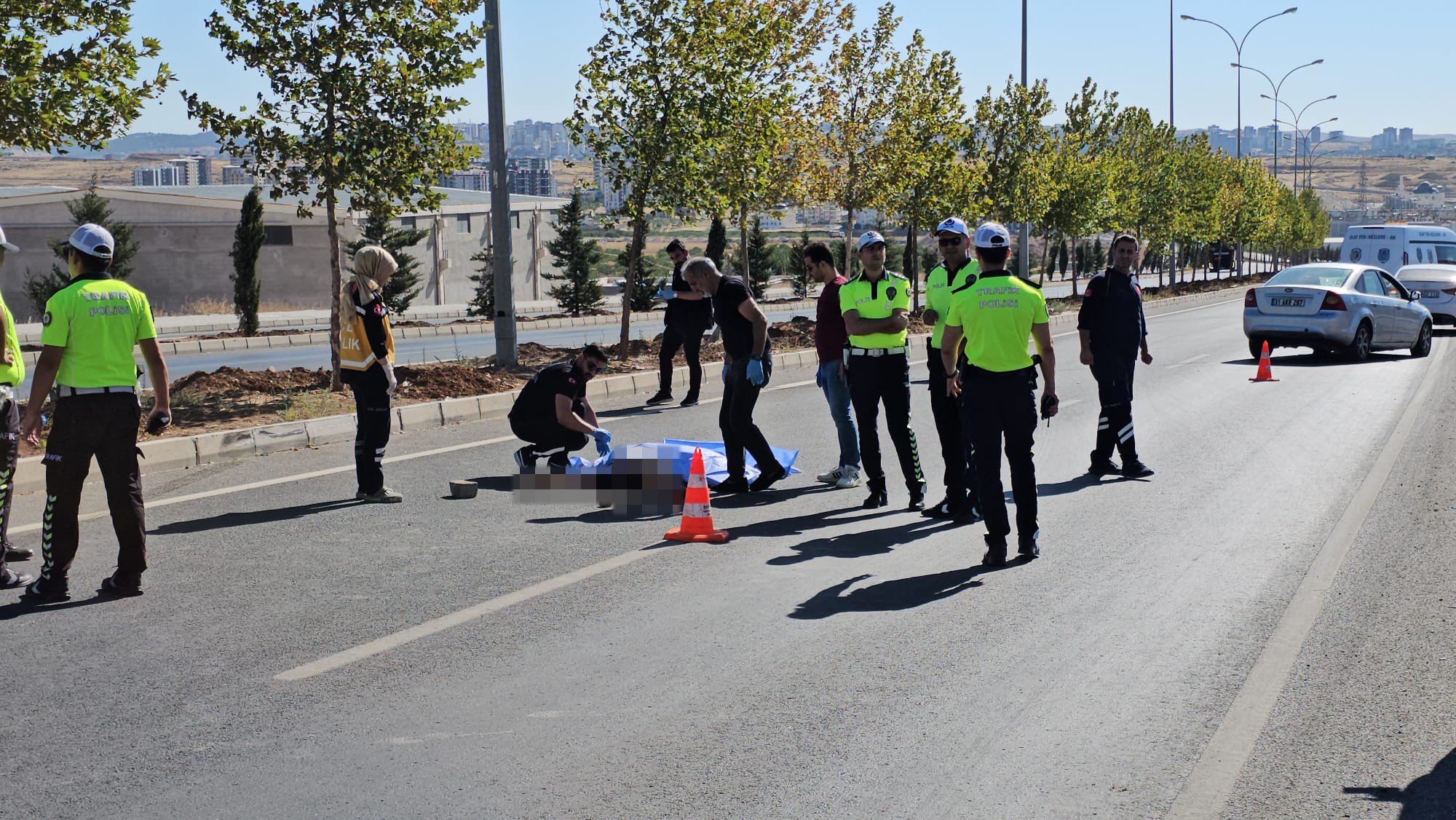 Şanlıurfa'da otomobilin çarptığı yaya hayatını kaybetti.