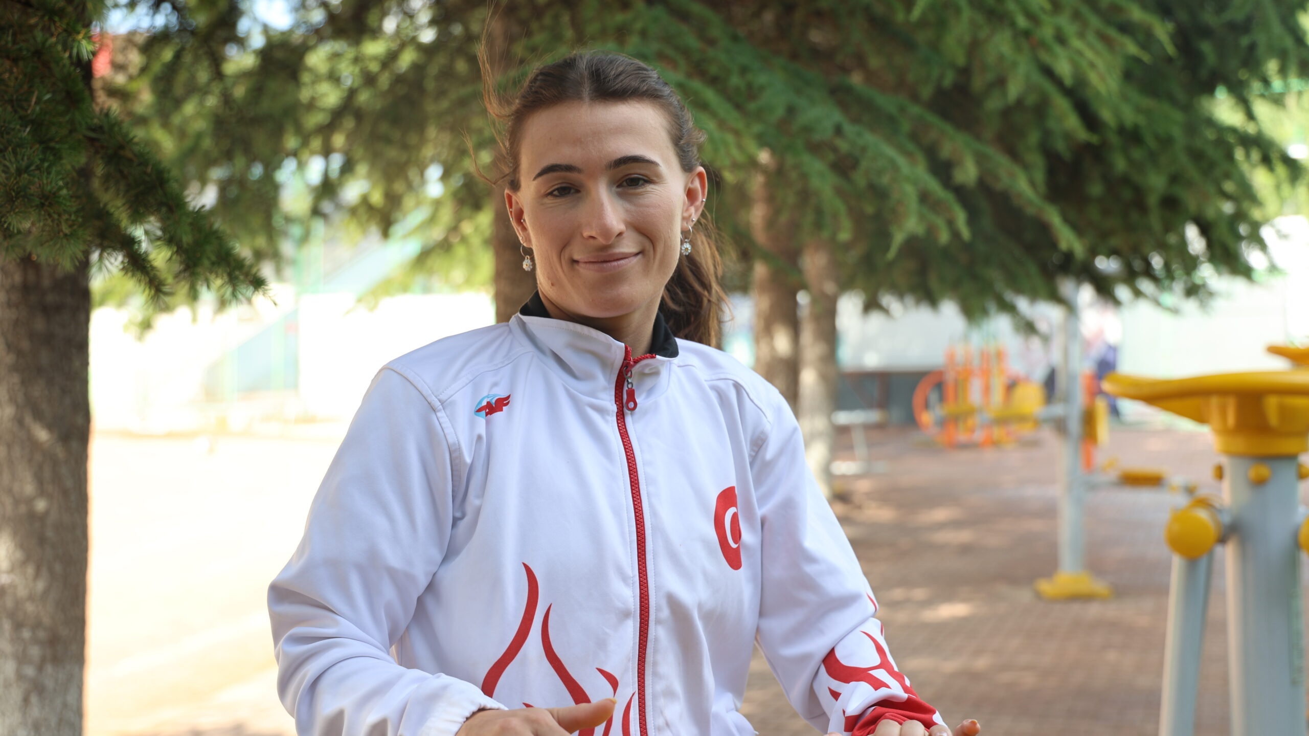 Kırşehir'de yaşayan milli atlet Urkuş Işık, birkaç yıl önce antrenmanda