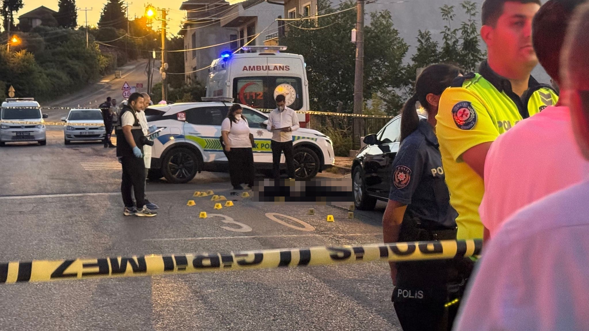 Kocaeli’nin Karamürsel ilçesinde meydana gelen silahlı saldırıda baba ve oğul