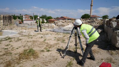 Niğde'nin Bor ilçesinde yer alan Tyana Antik Kenti'ndeki arkeolojik çalışmalar,