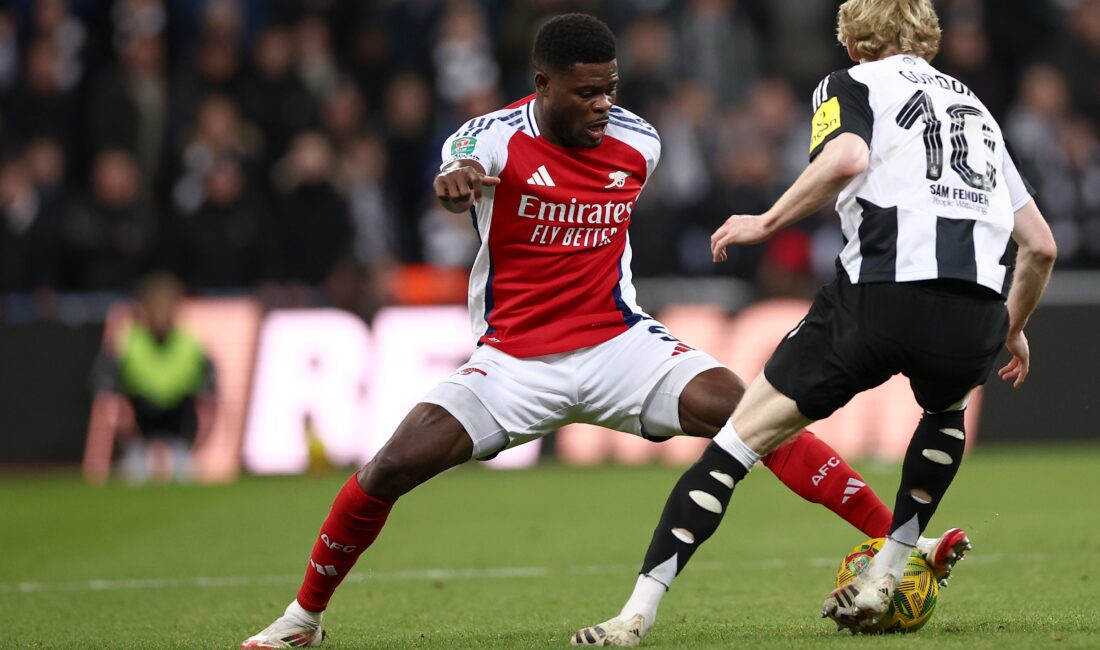 İngiltere Premier Lig'de forma giymiş olan 32 yaşındaki futbolcu Thomas
