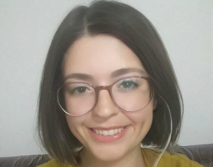 Denizli'nin Bozkurt ilçesinde, 24 yaşındaki bir kadın, yaşadığı apartmanın beşinci