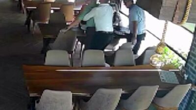 Sakarya'nın Serdivan ilçesinde bir restoranda yemek yediği sırada soluk borusuna