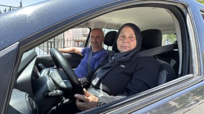 Tokat'ta yaşayan 55 yaşındaki ev hanımı Hülya Sungur, sürücü belgesi