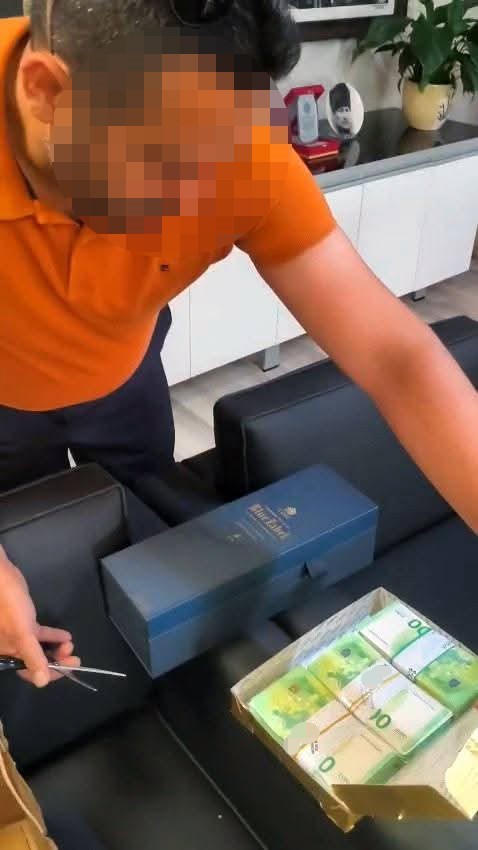 Antalya'nın Manavgat ilçesinde, belediyeye yönelik yürütülen yolsuzluk ve rüşvet soruşturması