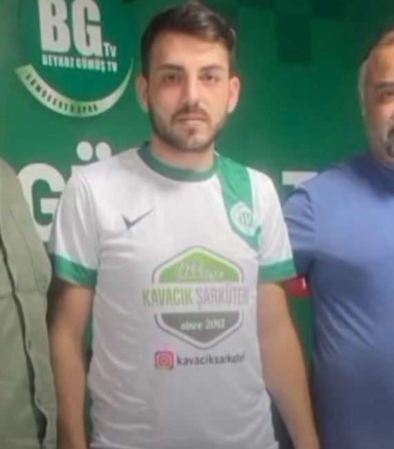 Sakarya'nın Karasu ilçesinde tatil yapan 24 yaşındaki amatör futbolcu, serinlemek