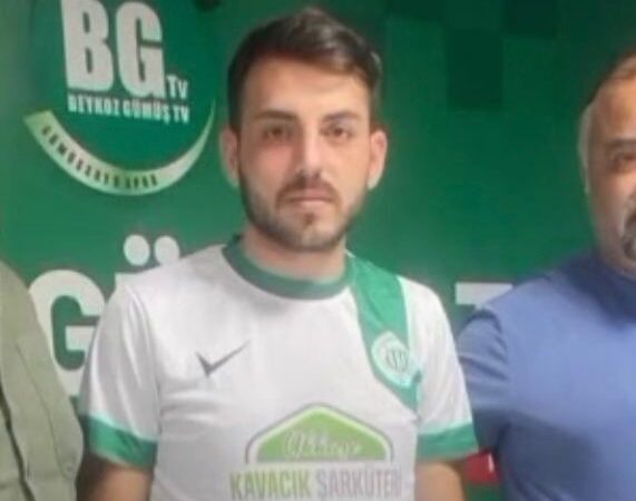 Sakarya'nın Karasu ilçesinde tatil yapan 24 yaşındaki amatör futbolcu, serinlemek