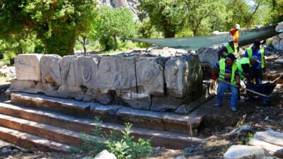 Antalya sınırları içinde yer alan ve Büyük İskender'in kuşatmasına rağmen