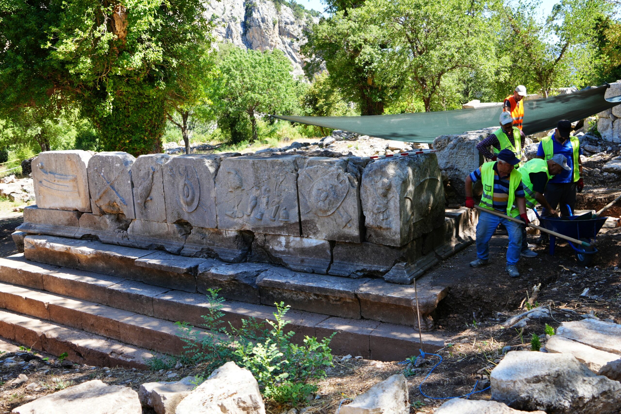 Antalya sınırları içinde yer alan ve Büyük İskender'in kuşatmasına rağmen