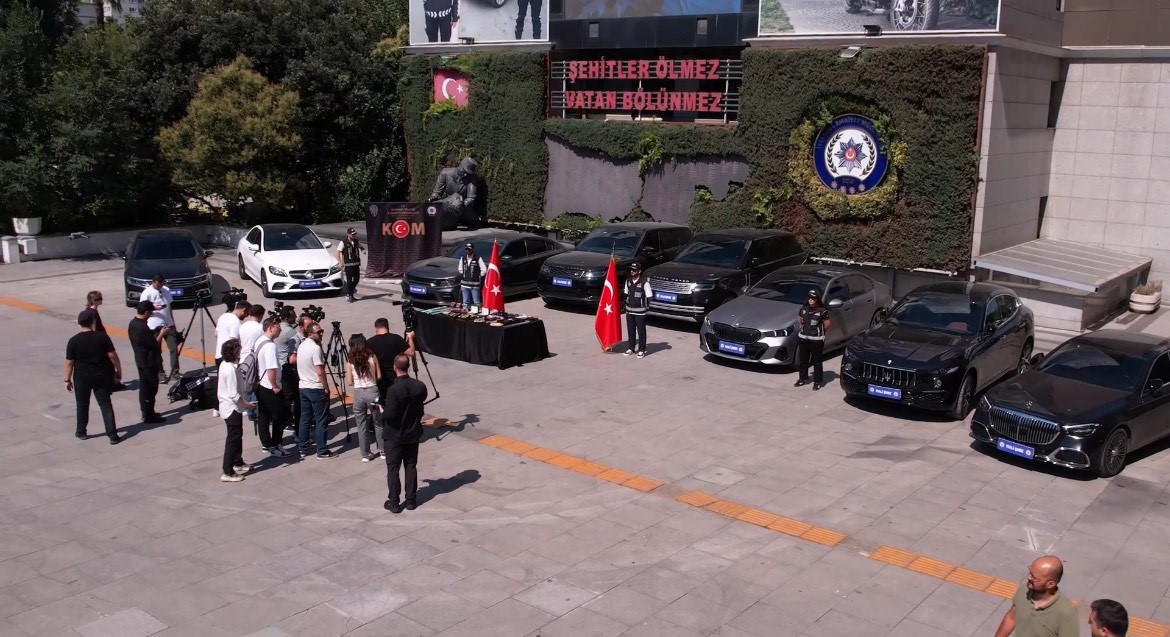 İstanbul merkezli altı ilde, POS cihazları aracılığıyla 50 milyar lira