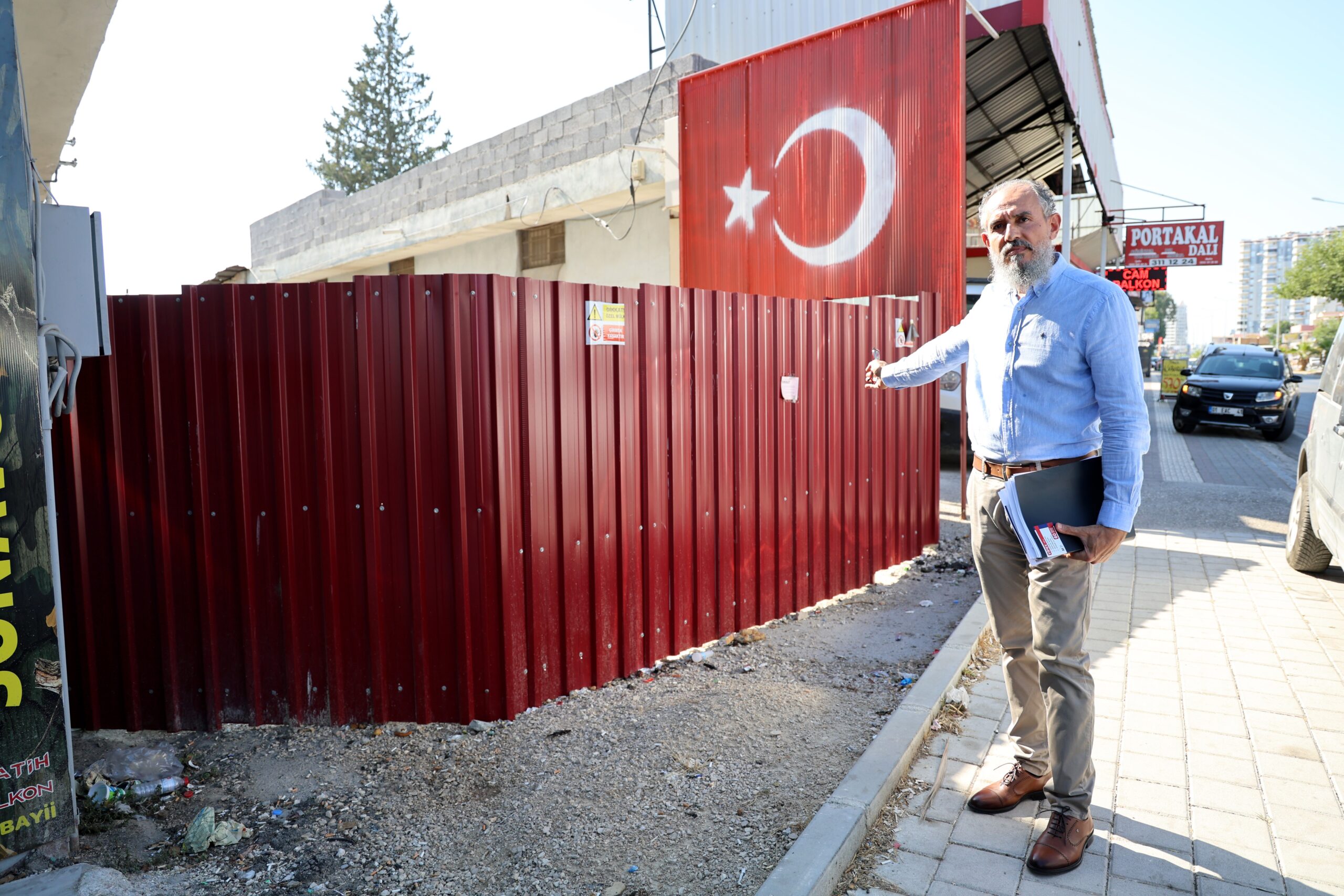 Adana'nın Yüreğir ilçesinde bir vatandaş, şahsına ait olduğunu öne sürdüğü