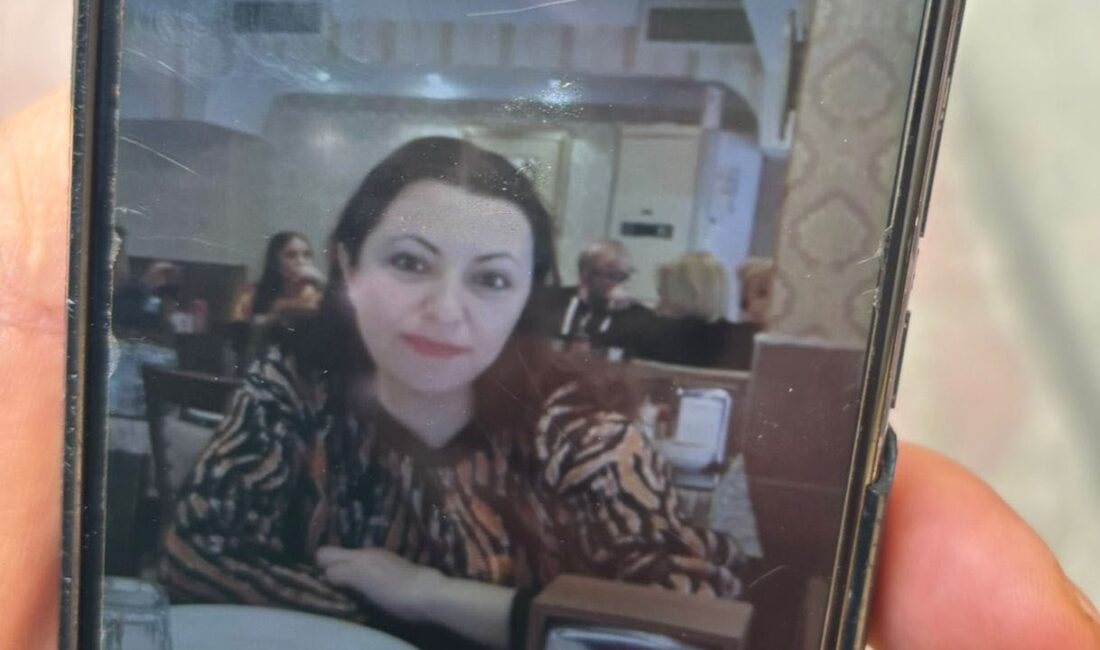  İstanbul'un Başakşehir ilçesinde boşanma aşamasında olduğu öğrenilen kadın, gece saatlerinde