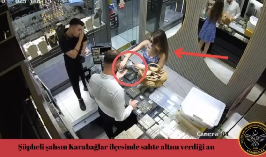 İzmir'in Karabağlar ilçesinde, iki farklı kuyumcuda sahte altın bozdurmaya çalışan