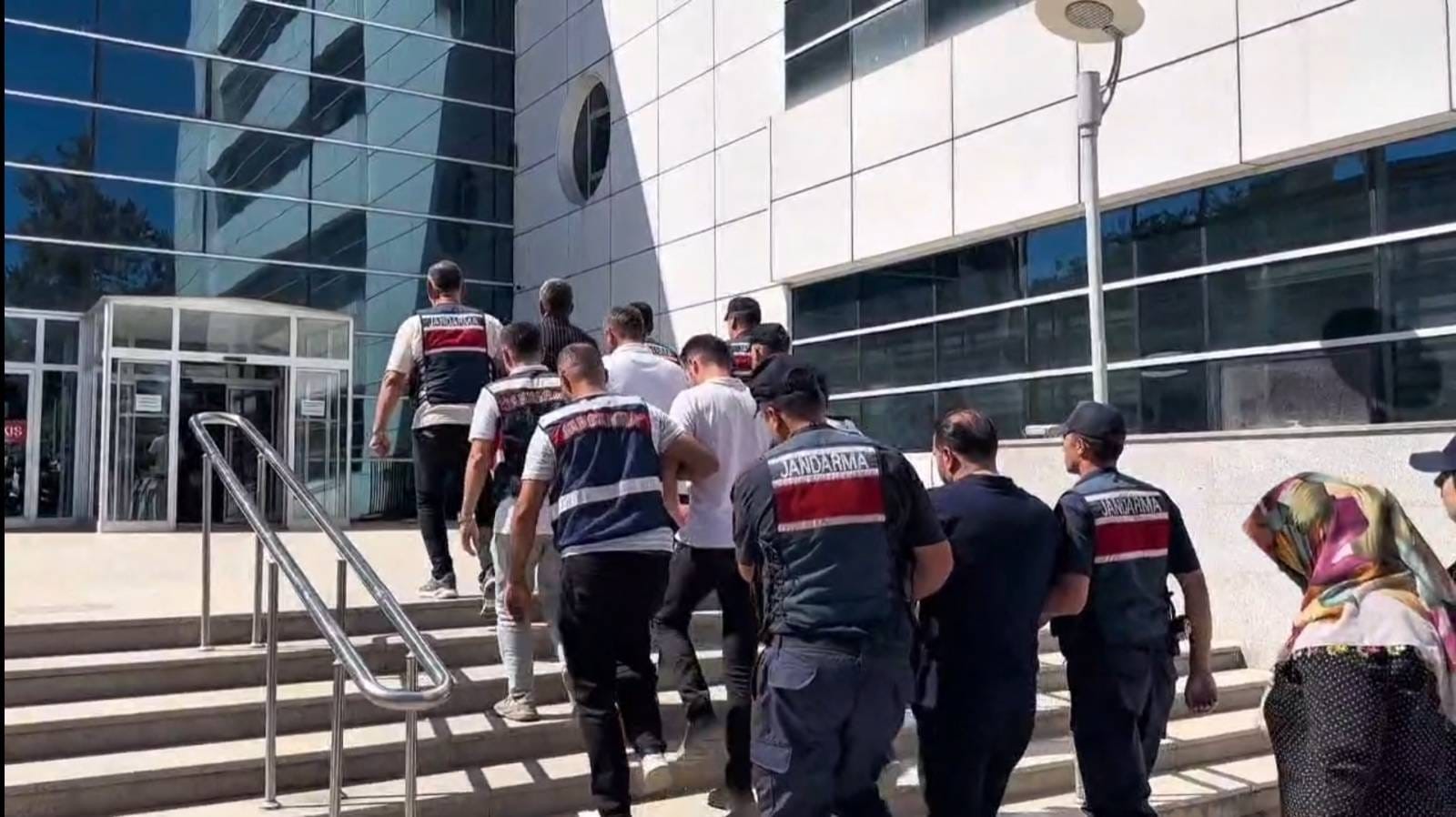 Adıyaman'da, Avrupa Birliği destekli bir tarım projesini kullanarak kamuyu 11