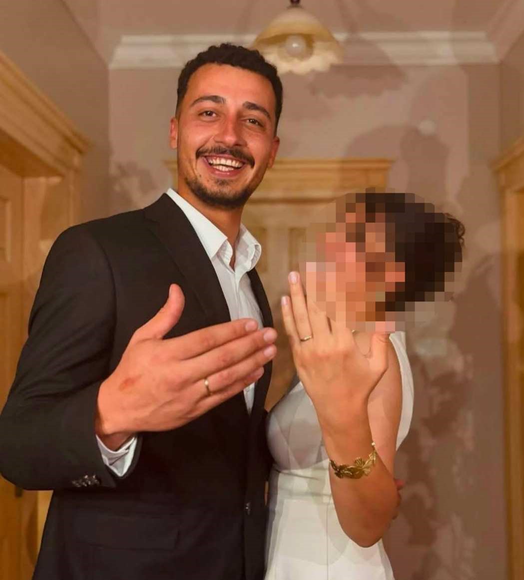 Antalya'da yaşayan 27 yaşındaki Engincan Hiçdurmaz, babasıyla birlikte serada kaynak