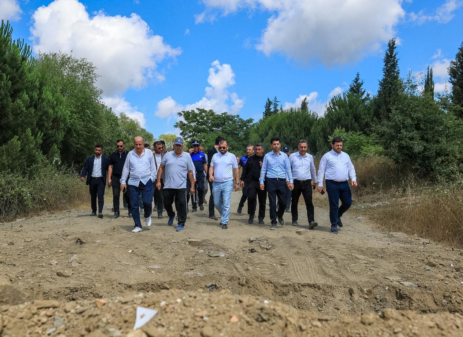 İstanbul Büyükşehir Belediyesi Meclisi'nin Arnavutköy'deki Mavigöl çevresini atık döküm sahası