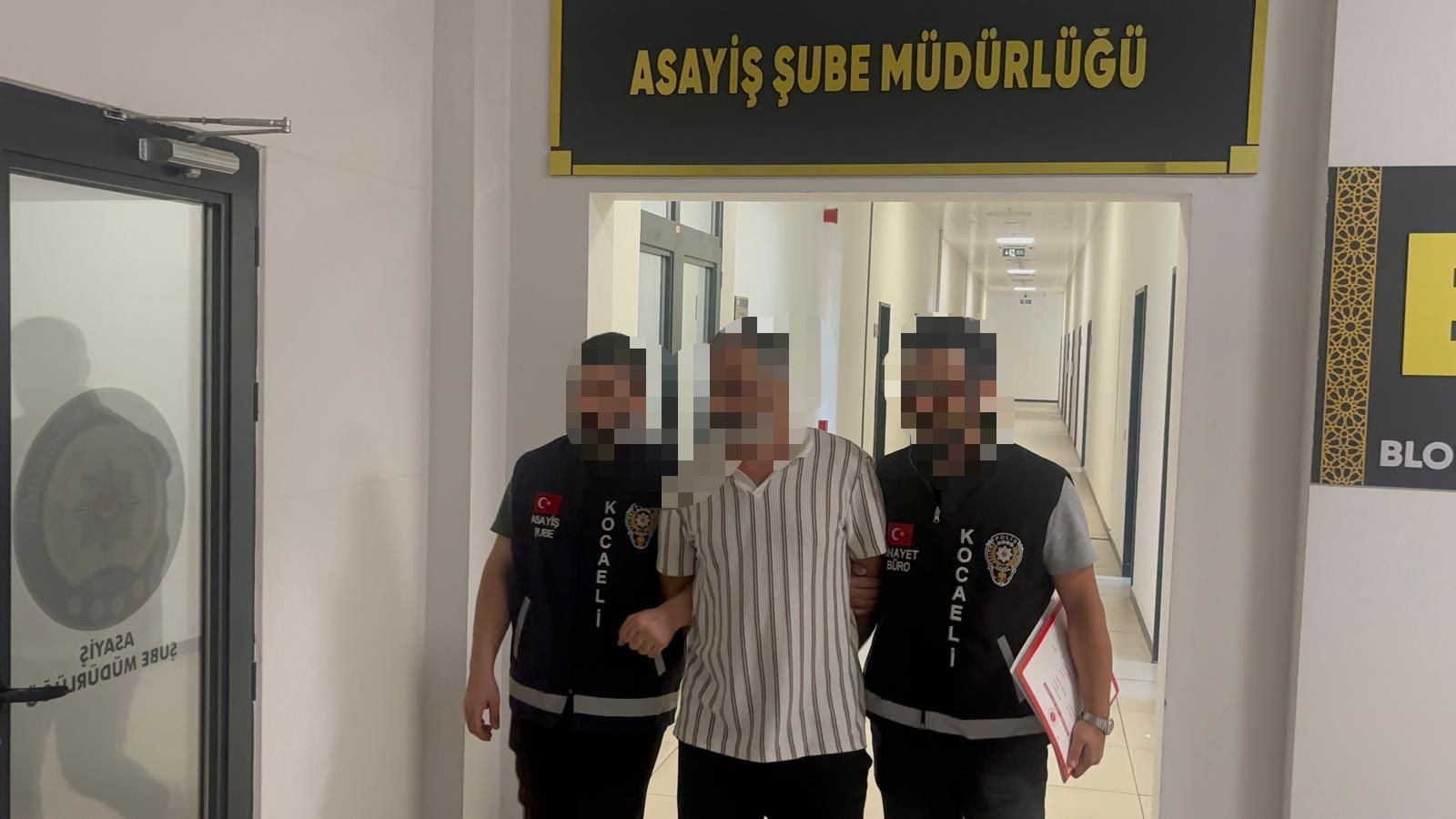 Kocaeli'nin Kartepe ilçesinde, bir şahıs ile üvey oğlu arasında çıkan