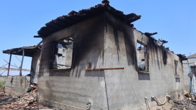 Hatay'ın Reyhanlı ilçesinde, bir inşaat ustasının deprem sonrası kendi imkanlarıyla