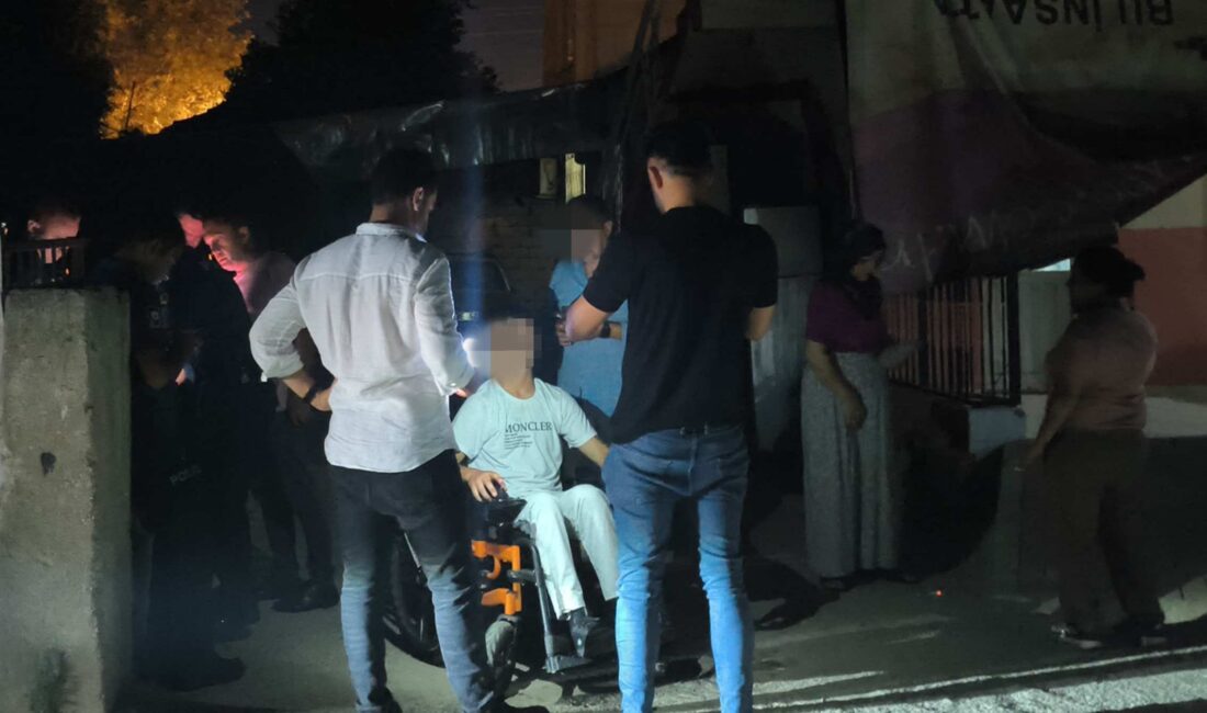 Antalya'da, alacaklı olduğunu öne sürdüğü tekerlekli sandalyedeki bir şahısla tartışan
