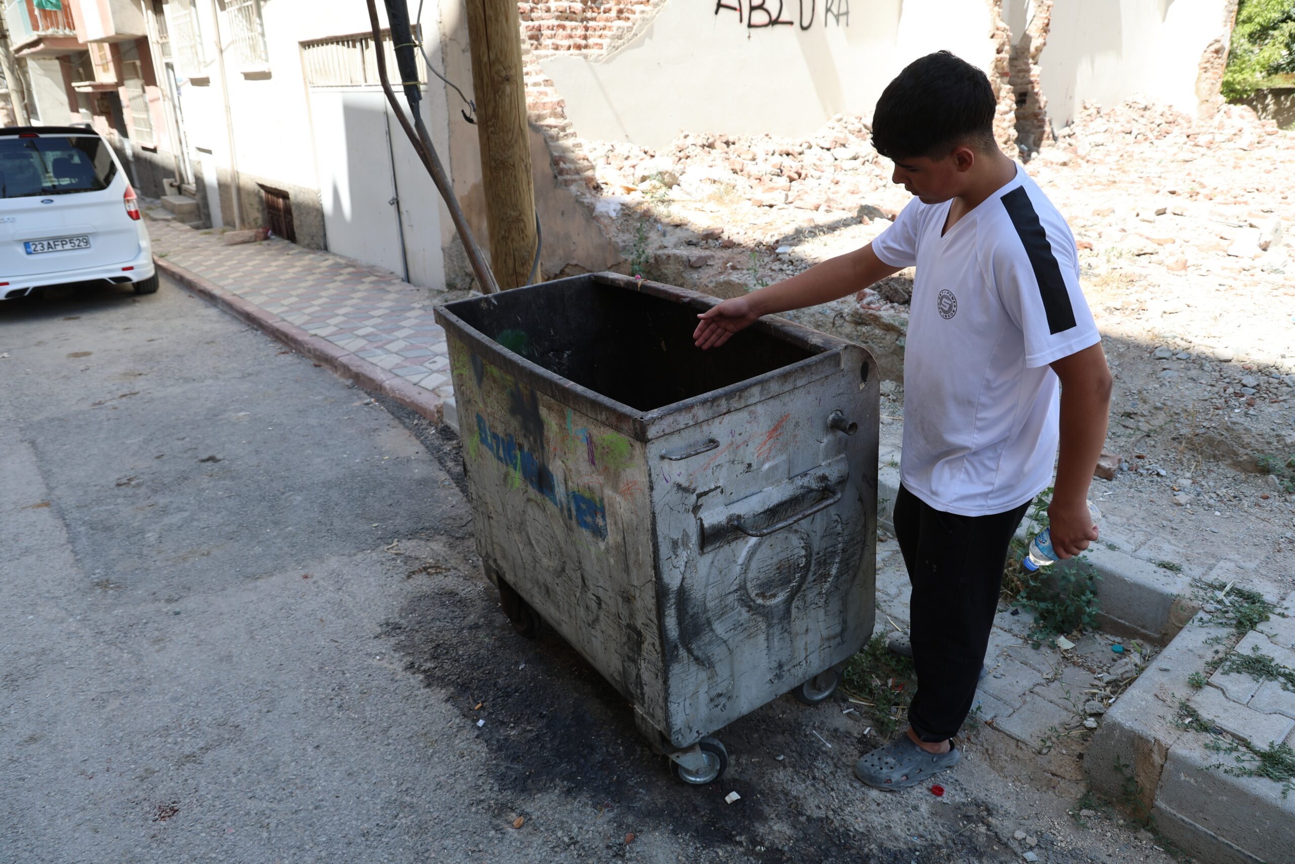 Elazığ'da yaşanan ve kamuoyunu derinden sarsan olayda, bir kadın evde