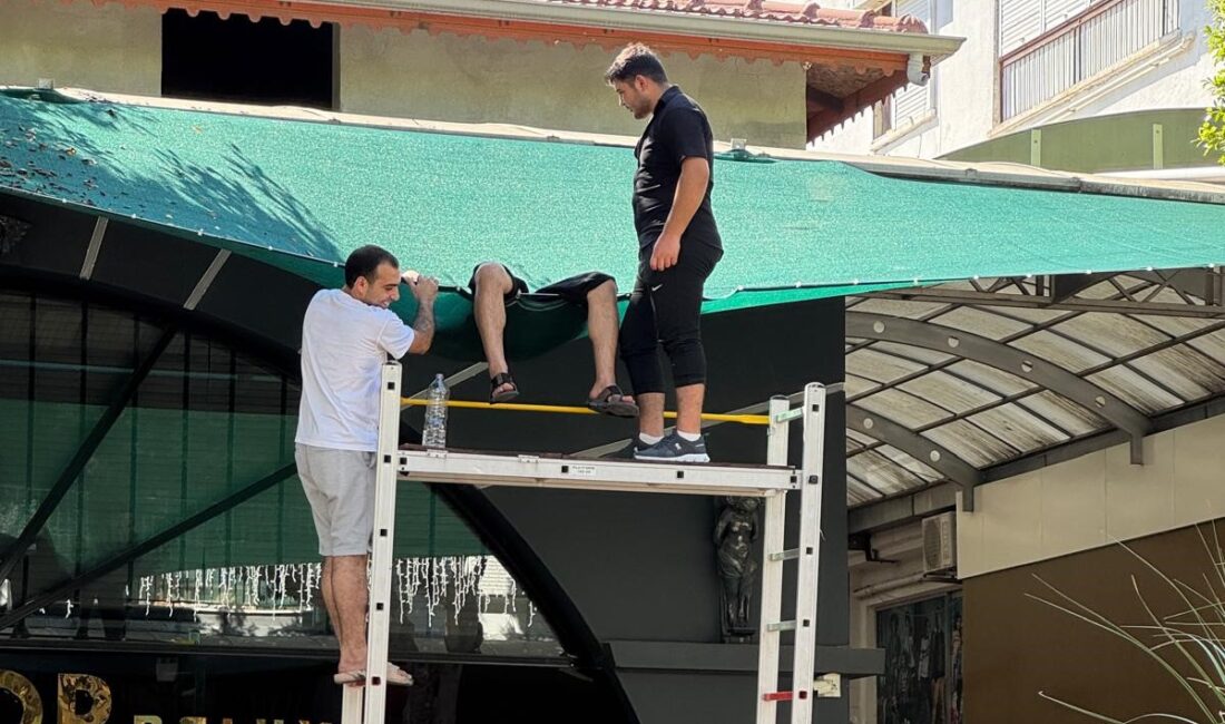 Antalya'nın Serik ilçesinde, ikinci katta bulunan evinin balkonundan dengesini kaybederek