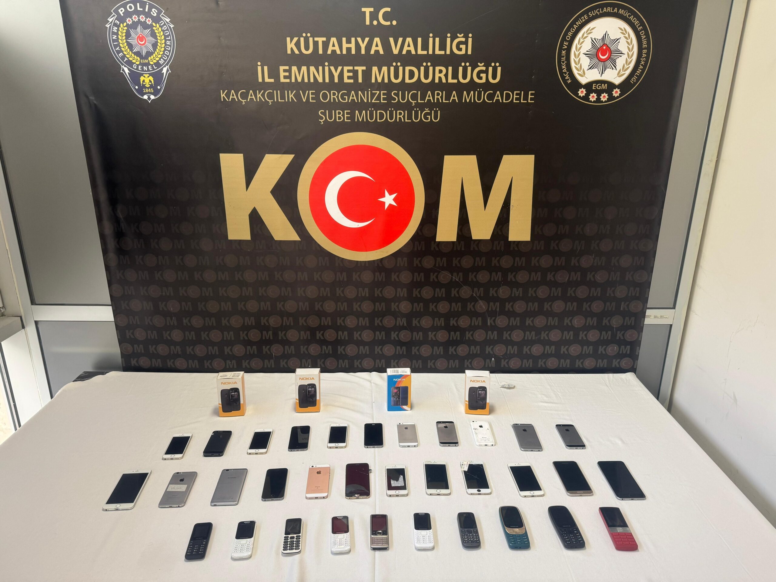 Kütahya İl Emniyet Müdürlüğü ekipleri, bir iş yerine düzenledikleri başarılı