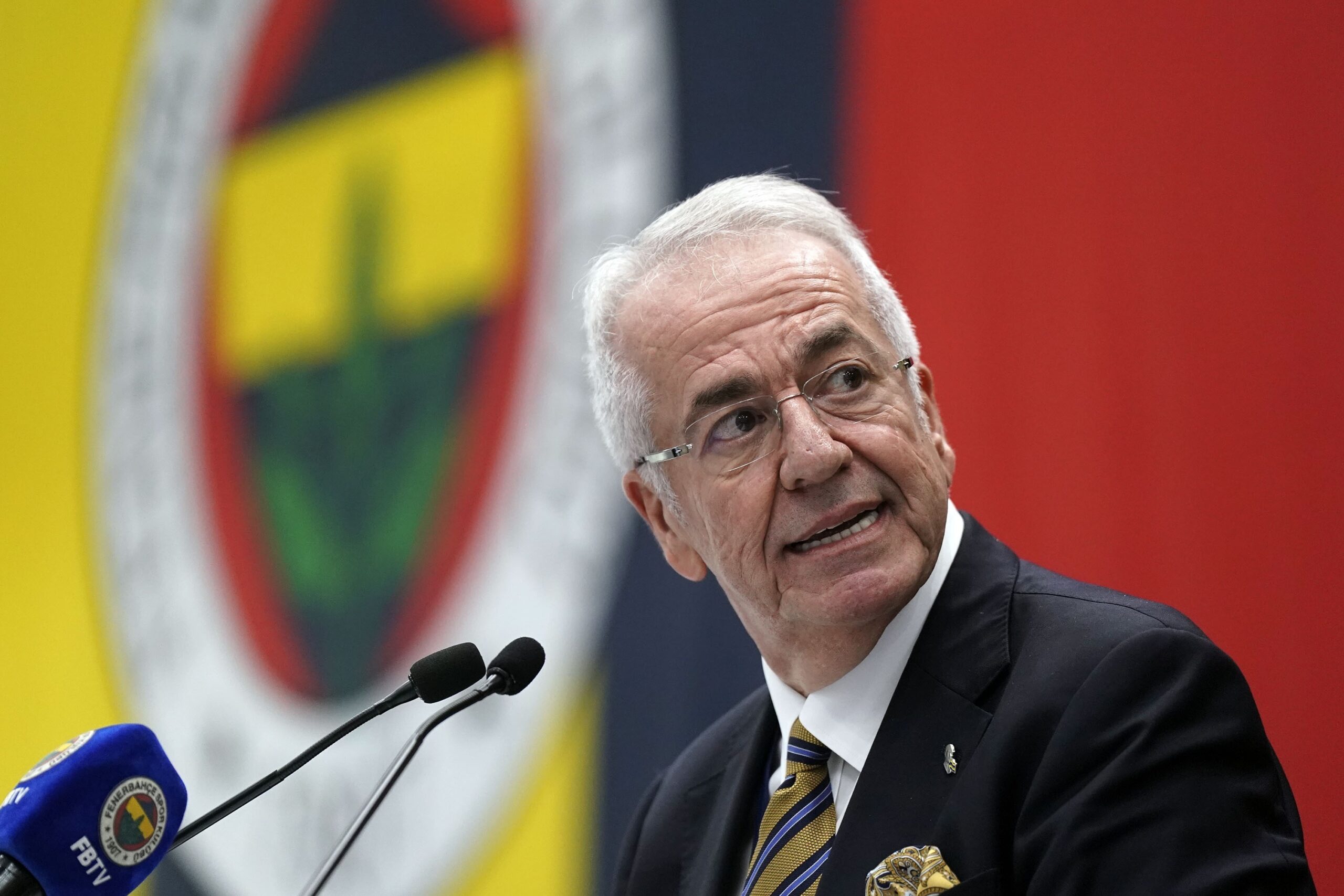 İstanbul merkezli Fenerbahçe Spor Kulübü'nde Başkan Vekili olarak görev yapan