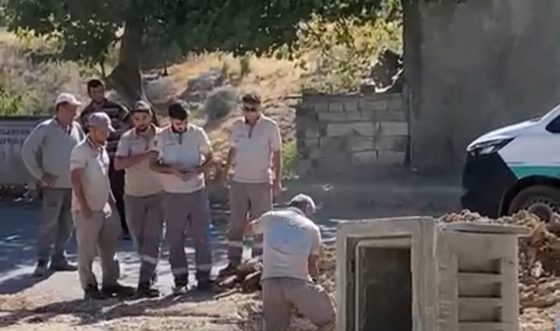 Adıyaman'da sürdürülen altyapı çalışmaları esnasında bir iş makinesinin doğalgaz boru