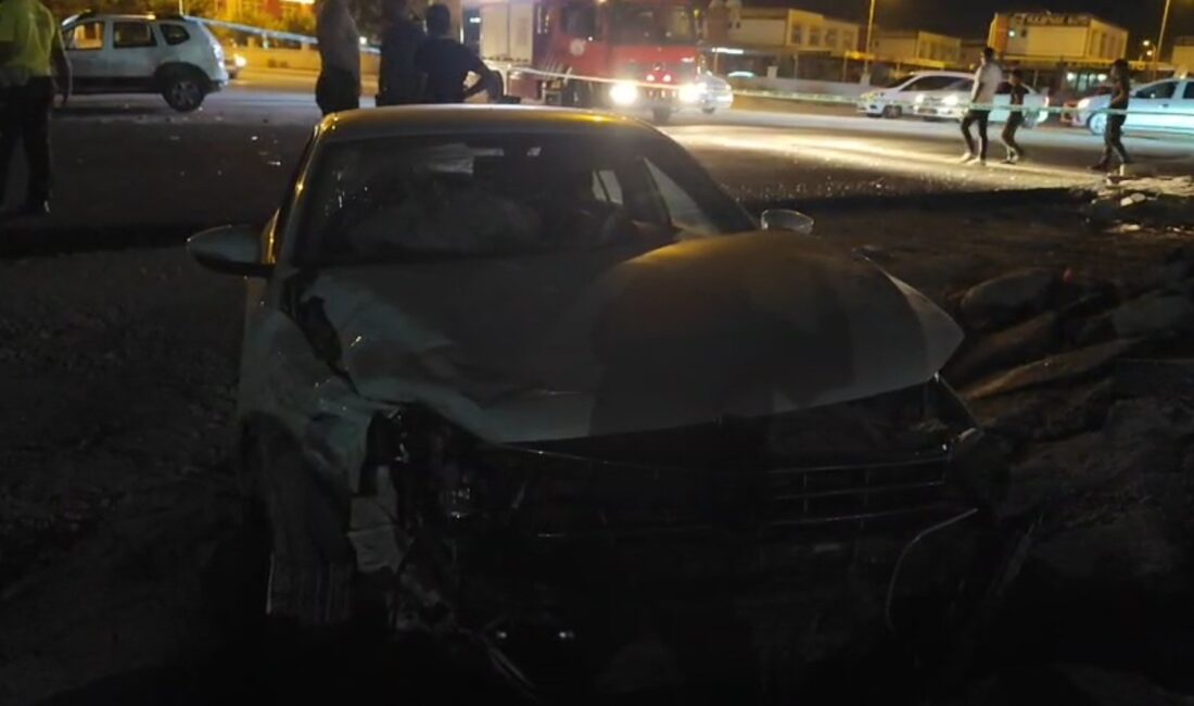 Şanlıurfa'nın Viranşehir ilçesinde gece saatlerinde meydana gelen trafik kazasında iki