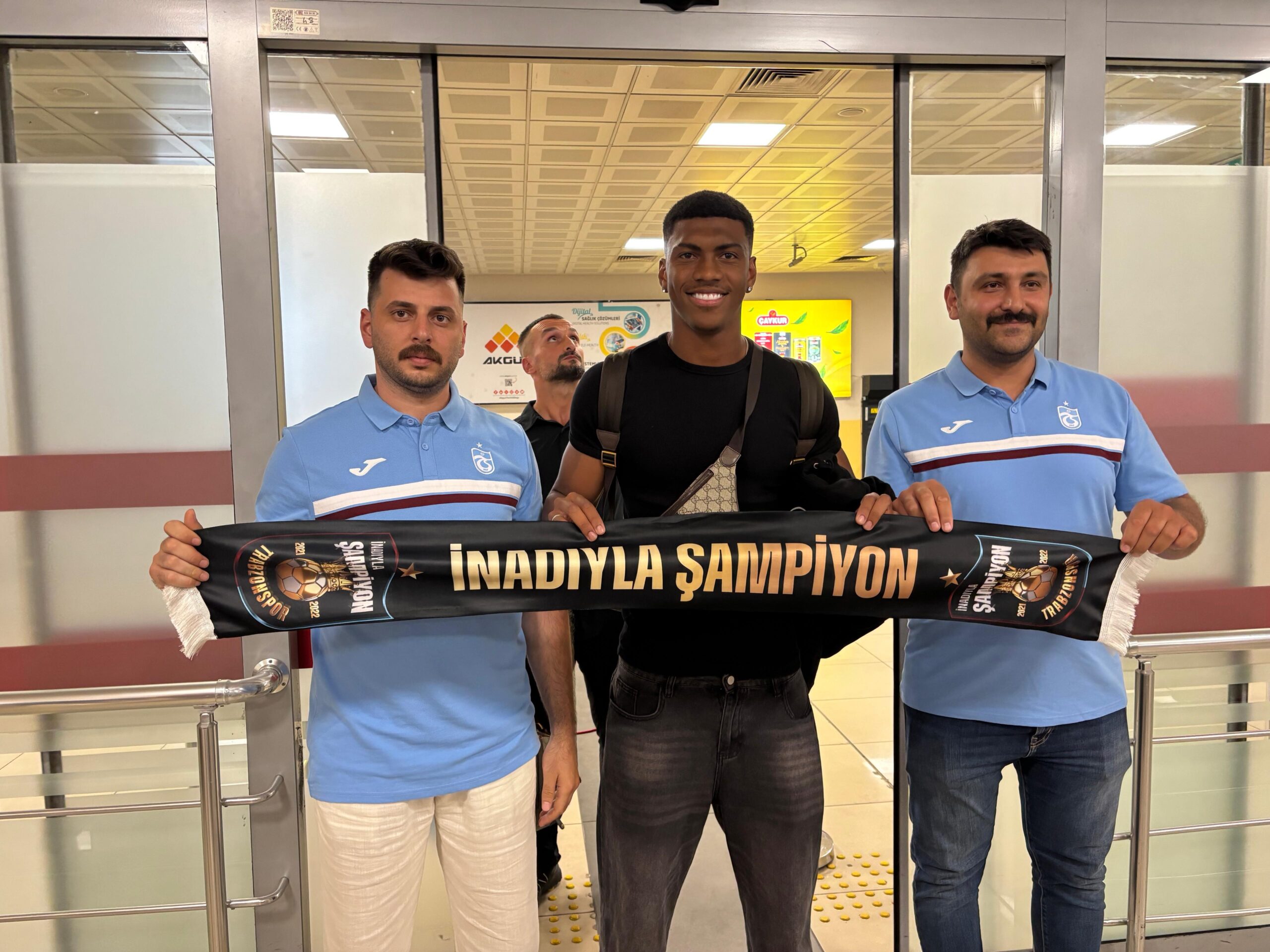 Trabzonspor'un prensip anlaşmasına vardığı Brezilyalı forvet oyuncusu Felipe Augusto, imza