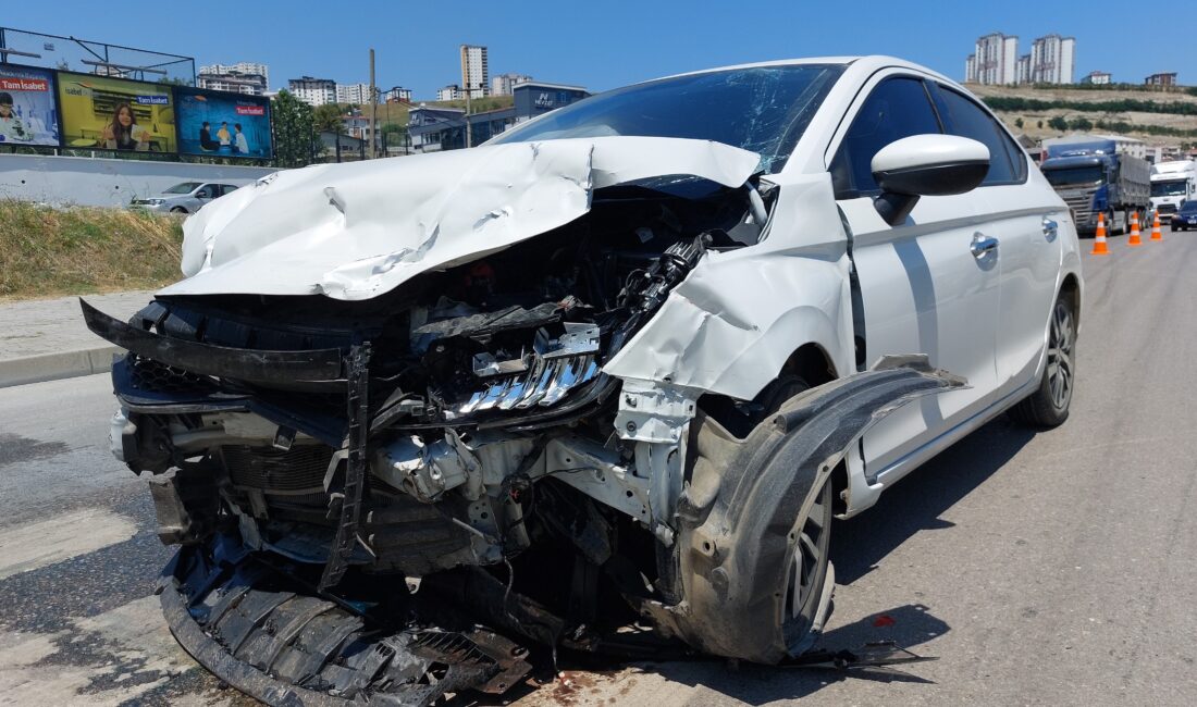 Samsun'da, Narkotik Şube'ye ait bir polis aracı ile bir üsteğmenin