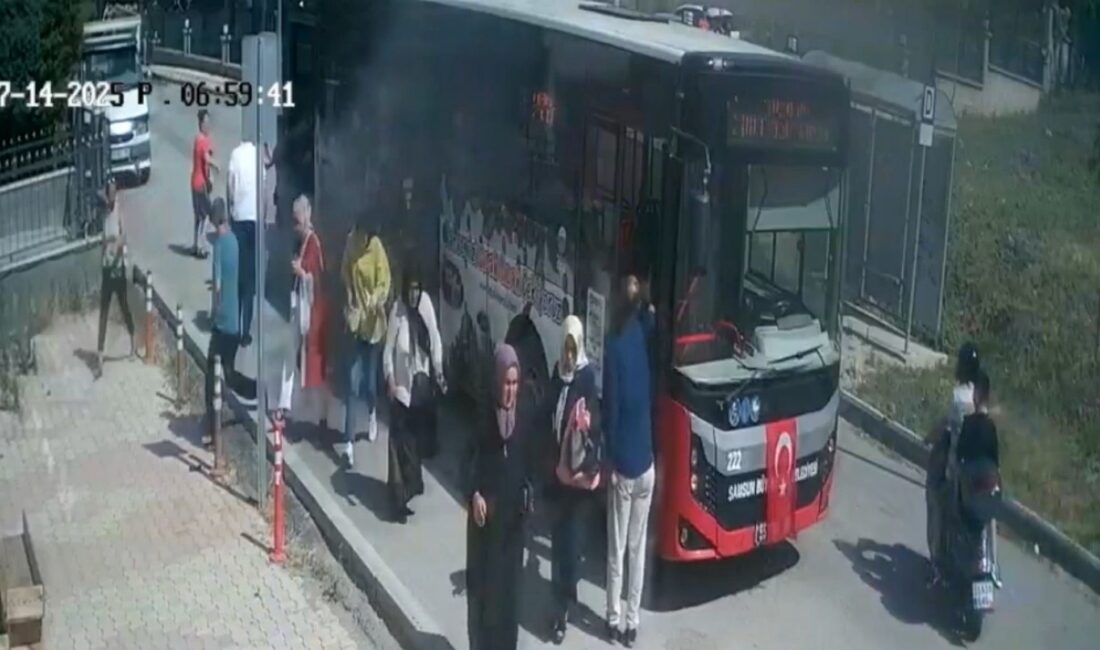 Samsun'da, sefer sırasında olan bir belediye otobüsü, teknik bir arıza