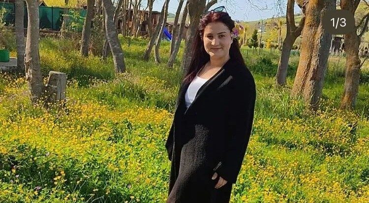 
Sinop’ta gece saatlerinde yaşanan trajik olayda, bir apartmanın beşinci katındaki