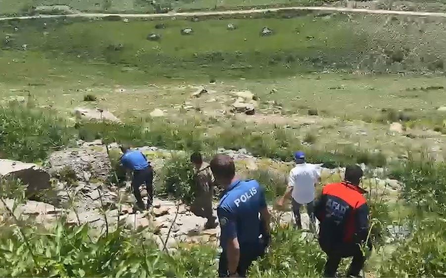 Ardahan'ın Damal ilçesinde, 35 yılın ardından memleketine döndükten bir gün