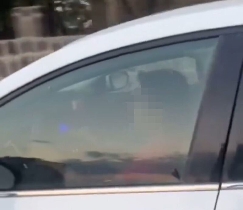 Gaziantep'te, küçük yaştaki çocuğuna otomobil kullandırırken başka bir sürücü tarafından