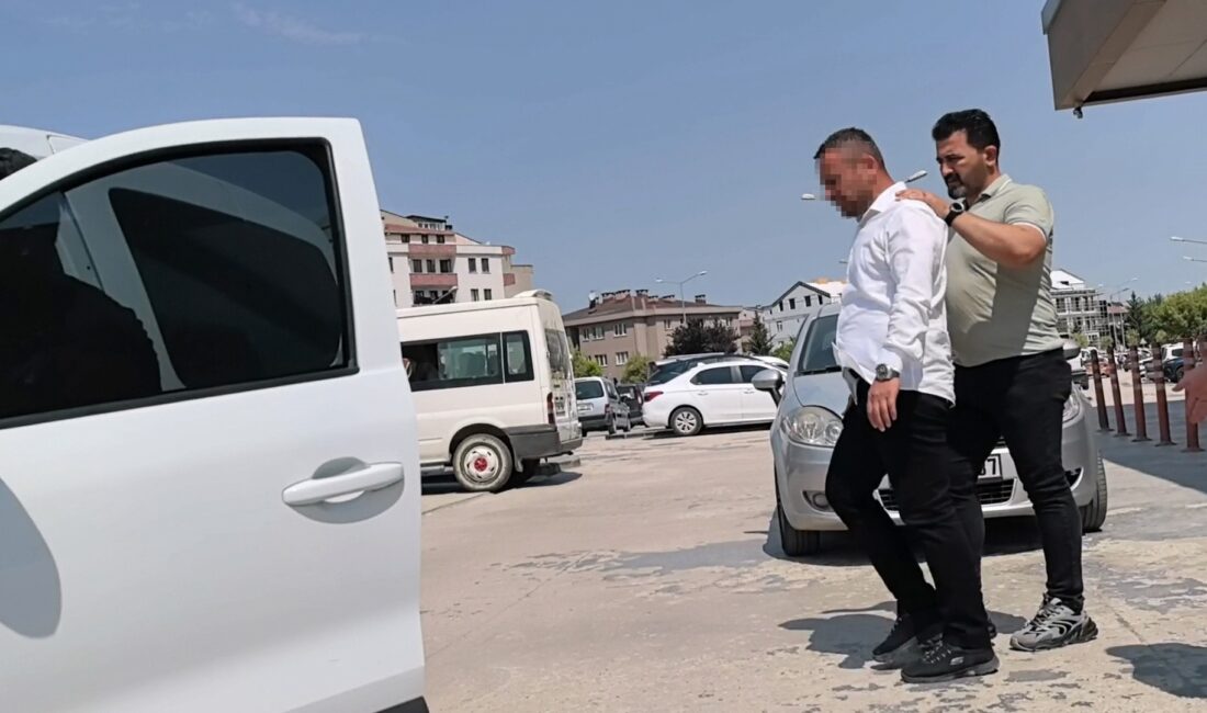 Bursa'nın İnegöl ilçesinde, sipariş ettiği pencereden memnun kalmadığı iddia edilen