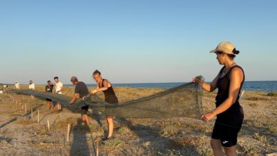 Mersin'in Kazanlı sahilinde, Avrupa Dayanışma Programı kapsamında bir araya gelen