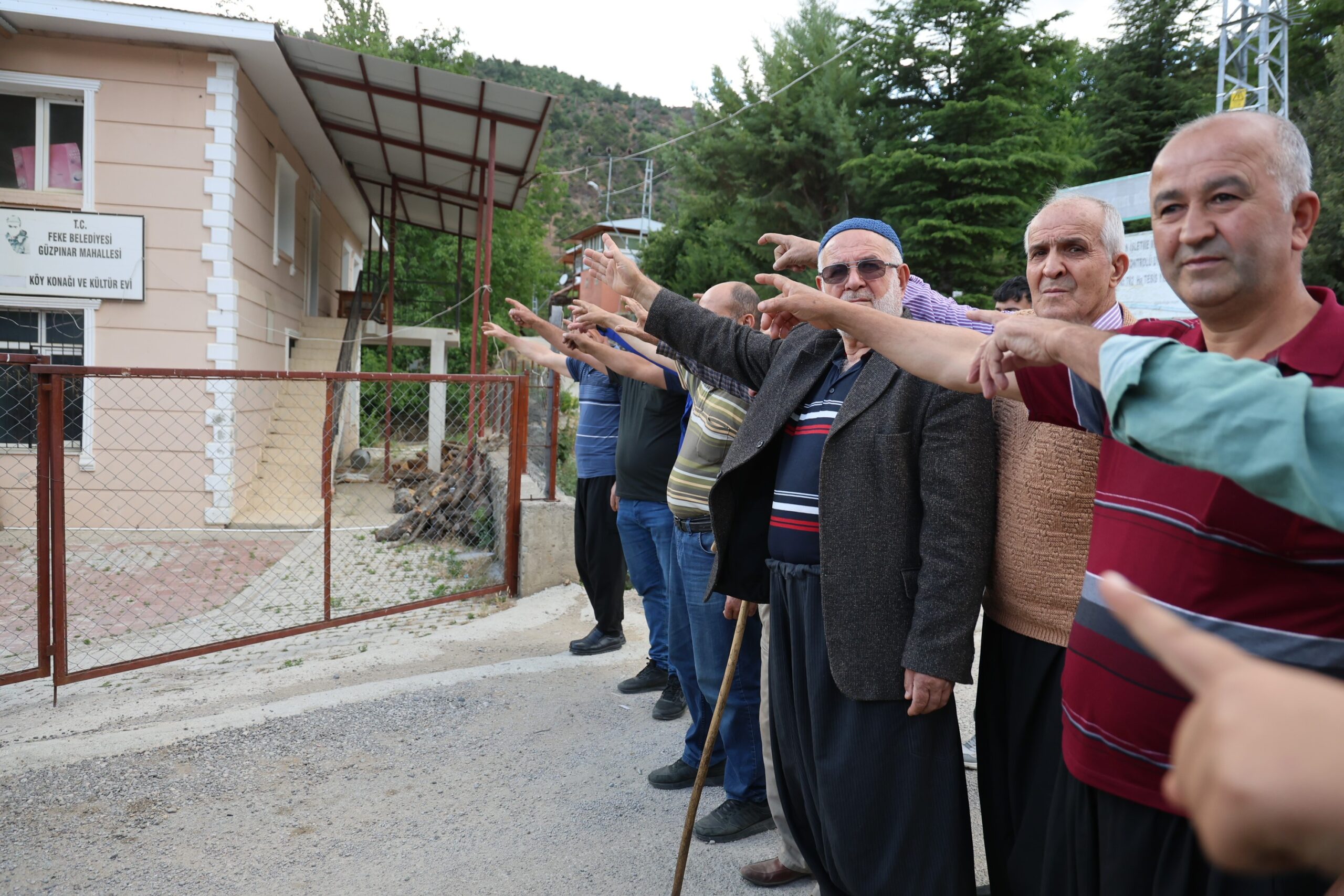 Adana'nın Feke ilçesinde, köy halkı adına alındığı düşünülen ve belediye