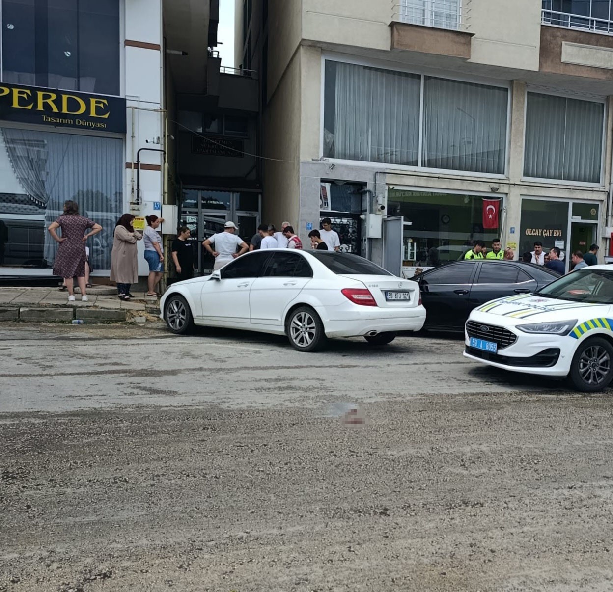 Tekirdağ'ın Saray ilçesinde, üç çocuk annesi bir kadın, boşanma sürecinde