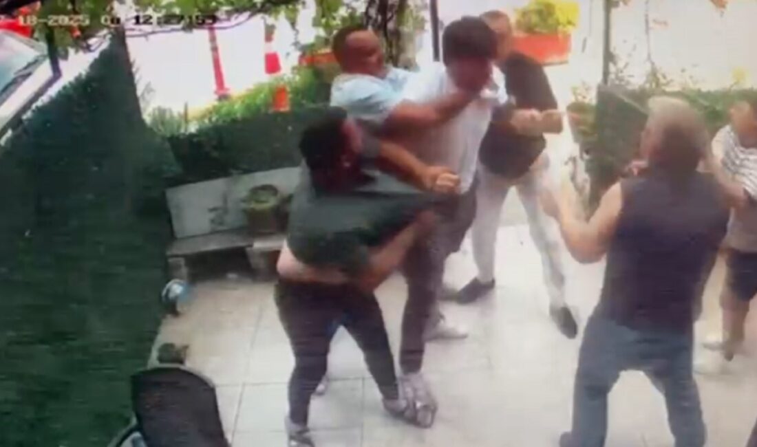 Tekirdağ'ın Çerkezköy ilçesinde bir esnaf, hatalı park nedeniyle uyardığı sürücünün