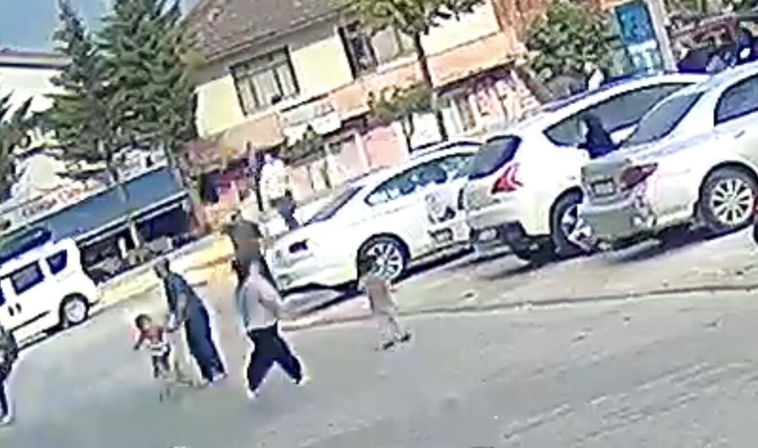 Düzce'de bir sağlık merkezi önünde silahlı saldırı düzenleyerek bir kişiyi