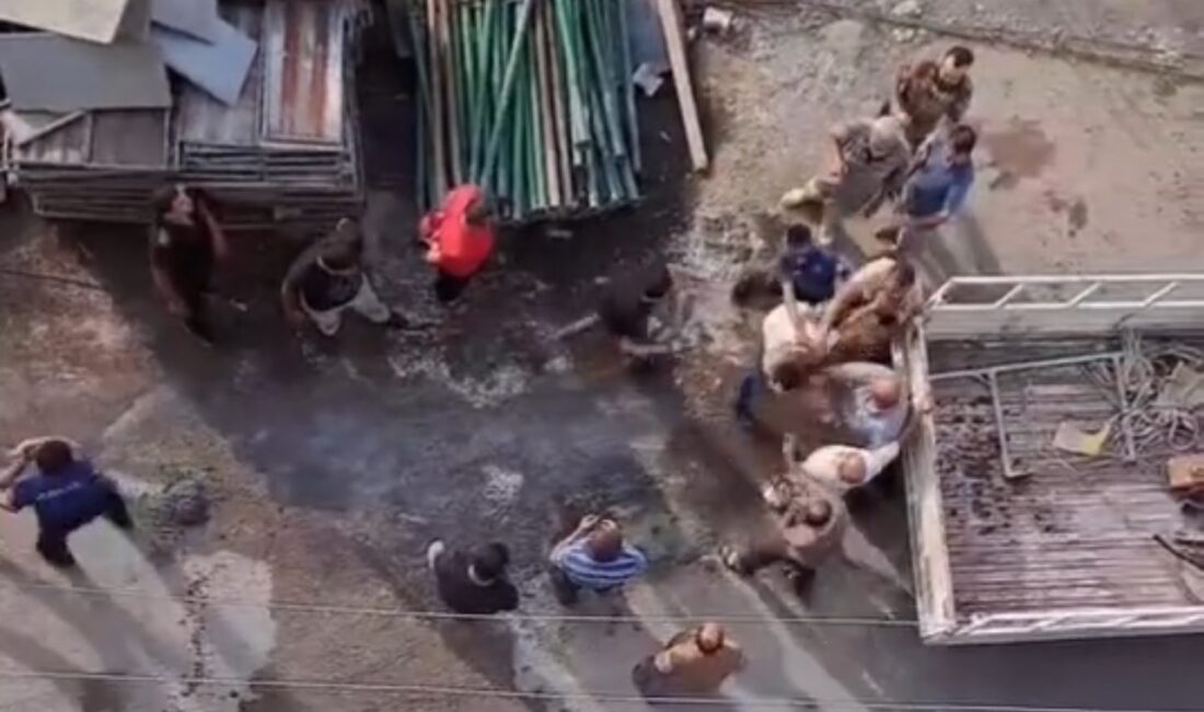 Hatay'ın İskenderun ilçesinde bir inşaat sahasında iki grup arasında başlayan