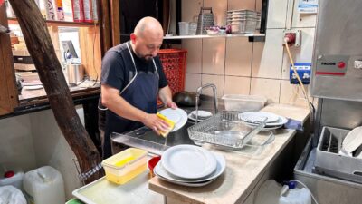 Bursa'nın Yenişehir ilçesinde, 24 yıl önce stajyer olarak kariyerine başladığı