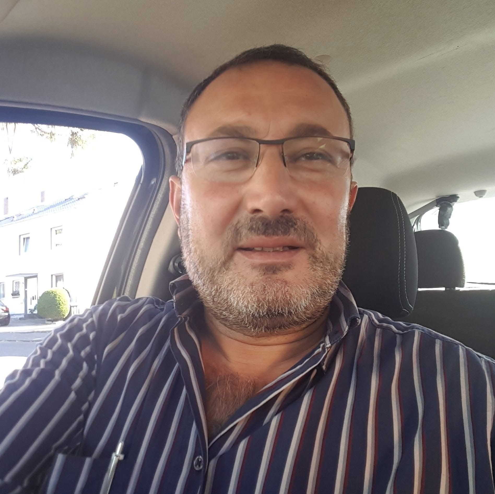 Ordu'nun Fatsa ilçesinde, denizde boğulma tehlikesi geçiren kızını kurtarmak amacıyla